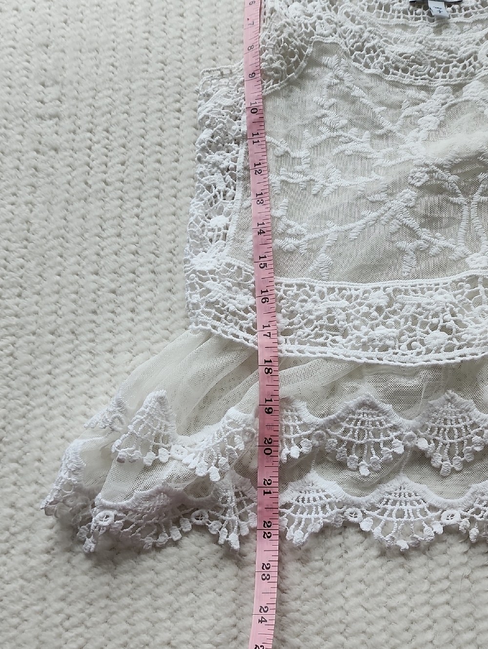 Express Lace Embroidered Sleeveless Peplum Top - Picture 4 of 6